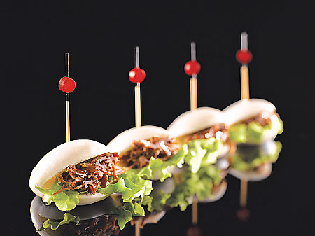 Food LE Restaurant & Asian Tapas Bar Mantou Burger with Braised USDA Prime Beef