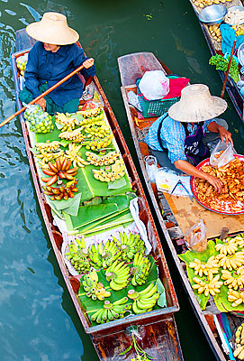 Thailand’s floating markets are a colourful and attractive sight