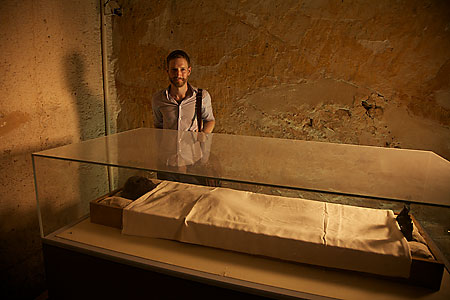 Dr Chris Naunton finds out why King Tut’s mummy was badly charred, and dsicovers other secrets