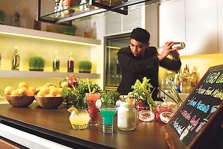 Shangri la hotel sunday brunch waterfall food galore dessert restaurant dining buffet review japanese special occasion