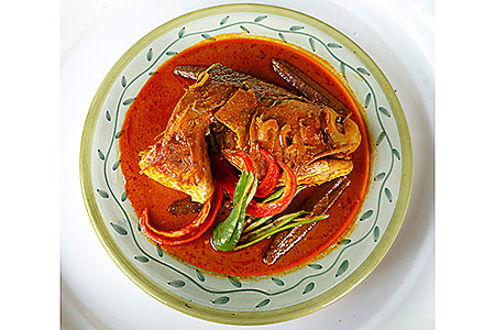 fish head curry hawker centre dining eating where recommended restaurant
