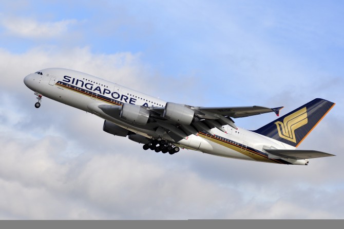 Singapore Airlines Hires Their First Female Pilots - Weekender.Com.Sg