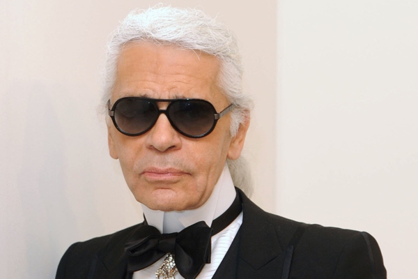 Longtime Chanel creative director Karl Lagerfeld dies in Paris - ABC News