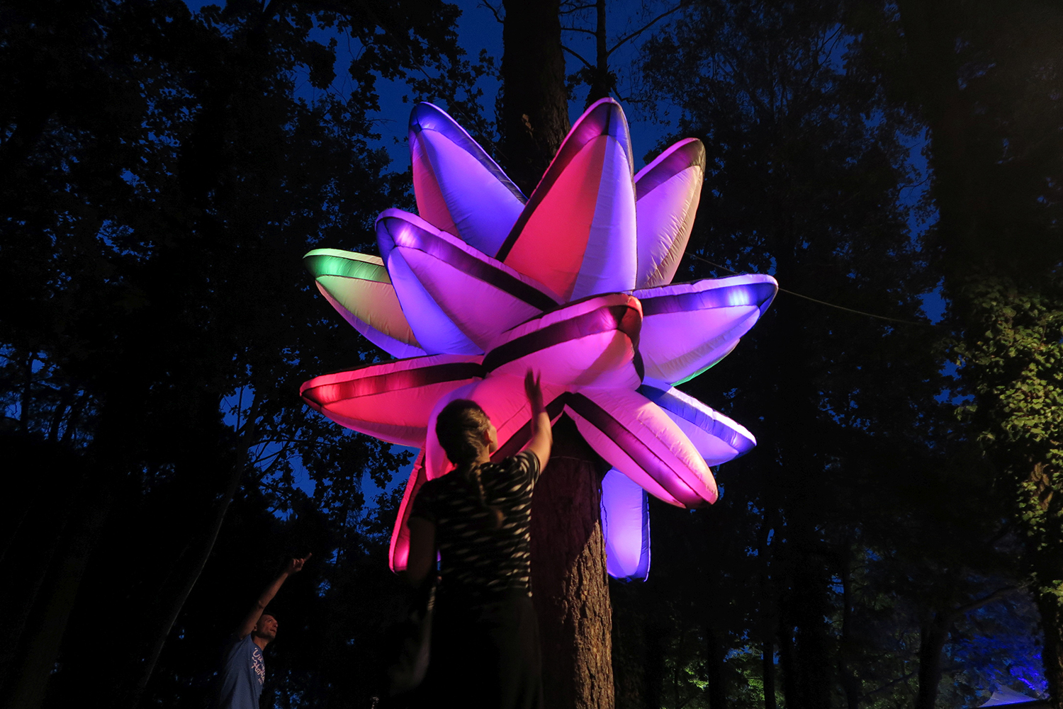 I Light Singapore 2024 Illuminates A Decade With Eco-Friendly Art And ...